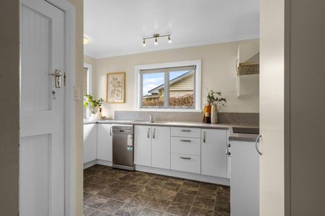 Photo of property in 5 Parkers Road, Tahunanui, Nelson, 7011