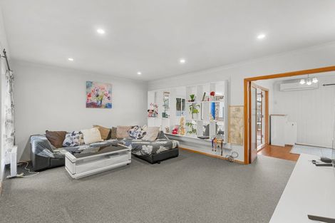 Photo of property in 33 Acacia Avenue, Upper Riccarton, Christchurch, 8041