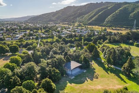 Photo of property in 1/21 Roband Crescent, Brown Owl, Upper Hutt, 5018