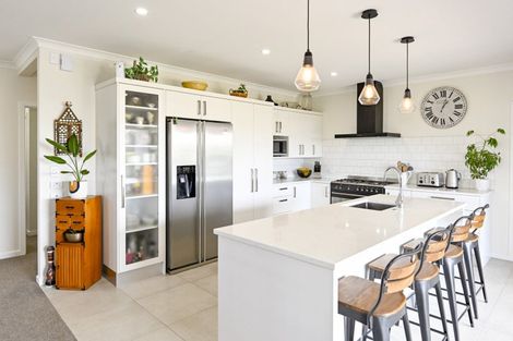 Photo of property in 4 Young Place, Taradale, Napier, 4112