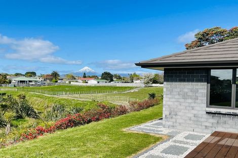 Photo of property in 10 The Terrace, Bell Block, New Plymouth, 4312
