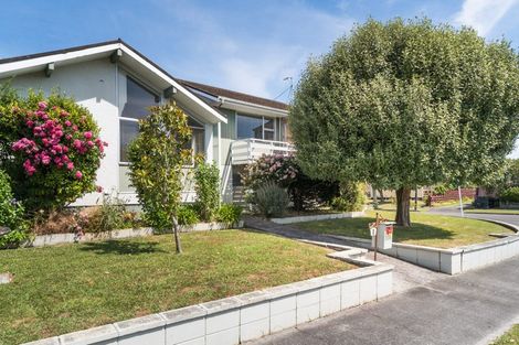 Photo of property in 2 Paradise Place, Milson, Palmerston North, 4414