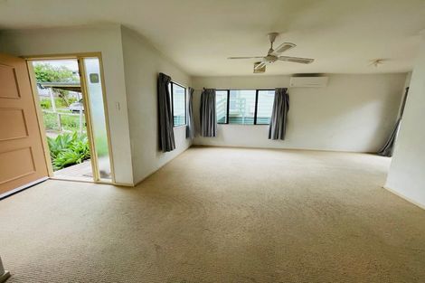 Photo of property in 10a Elizabeth Drive, West Harbour, Auckland, 0618