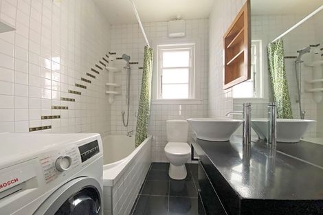 Photo of property in Ionian Flats, 123-125 Brougham Street, Mount Victoria, Wellington, 6011