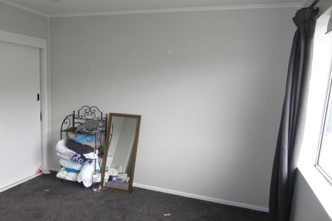 Photo of property in 27b Chetwode Grove, Newlands, Wellington, 6037
