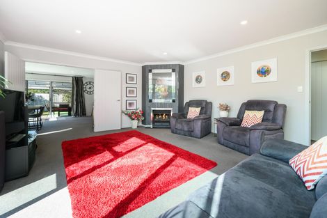 Photo of property in 99 Schnell Drive, Kelvin Grove, Palmerston North, 4414