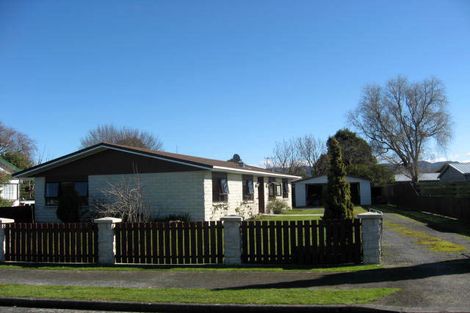 Photo of property in 10 Deller Drive, Carterton, 5713