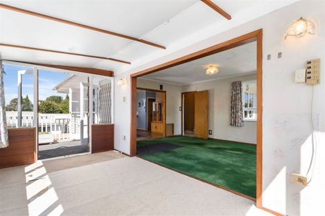 Photo of property in 86 Ennis Avenue, Pakuranga Heights, Auckland, 2010