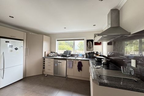 Photo of property in 20 Chastudon Place, Tawa, Wellington, 5028