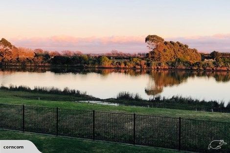 Photo of property in 5 Old Ferry Road, Clive, 4102