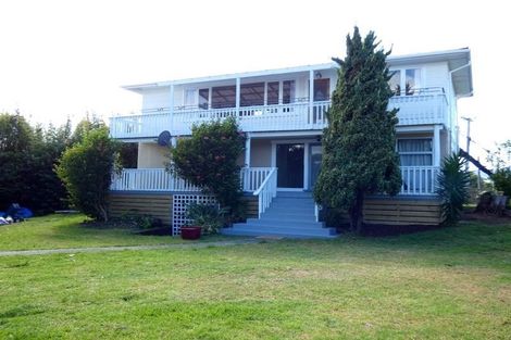 Photo of property in 2 Karoro Road, One Tree Point, 0118