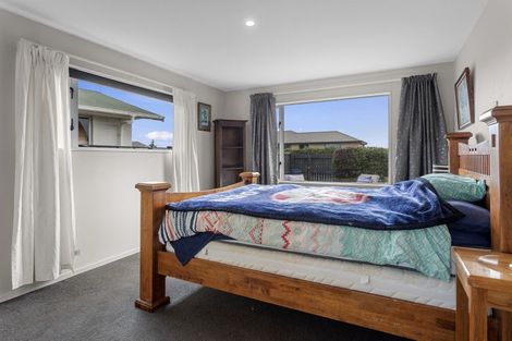 Photo of property in 22 Amberley Beach Road, Amberley, 7410