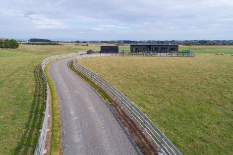 Photo of property in 567 Lethbridge Road, Halcombe, 4775