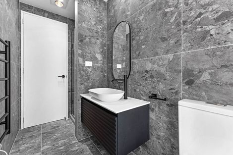 Photo of property in 6e Cascades Road, Pakuranga Heights, Auckland, 2010