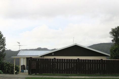 Photo of property in 8 Fenchurch Grove, Stokes Valley, Lower Hutt, 5019