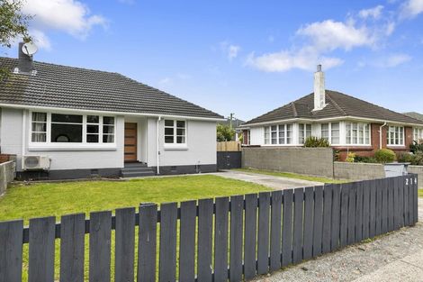 Photo of property in 214 Cambridge Terrace, Naenae, Lower Hutt, 5011