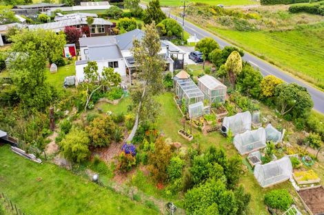 Photo of property in 20 Dudley Road Lower, Inglewood, 4386