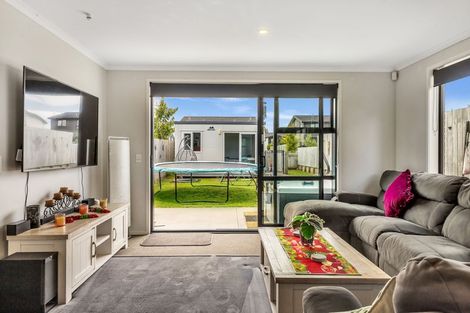 Photo of property in 90 Banks Street, Marfell, New Plymouth, 4310