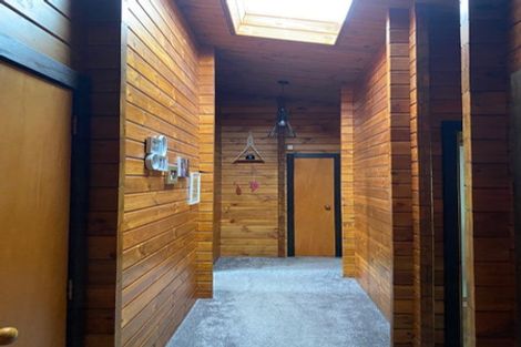 Photo of property in 18 Laingfield Terrace, Laingholm, Auckland, 0604