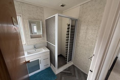 Photo of property in 190 Universal Drive, Henderson, Auckland, 0610