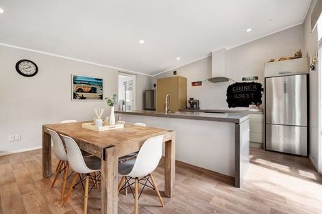 Photo of property in 16 Brandon Road, Manly, Whangaparaoa, 0930