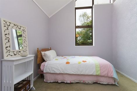 Photo of property in 6 Dunolly Place, Pukekohe, 2120