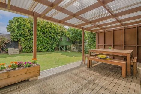 Photo of property in 2/1a Helga Crescent, Te Atatu Peninsula, Auckland, 0610