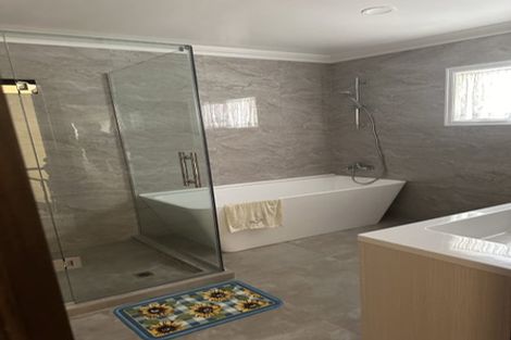 Photo of property in 4 Toi Toi Place, Northcote, Auckland, 0627