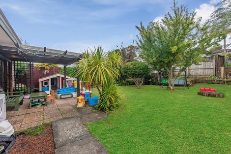 Photo of property in 2/3 Eagle Place, Red Beach, 0932