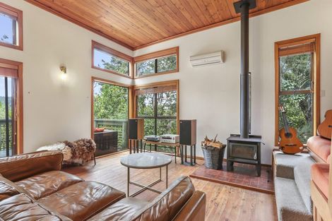 Photo of property in 18 Tinopai Road, Titirangi, Auckland, 0604