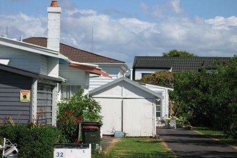 Photo of property in 32 Avondale Road, Avondale, Auckland, 1026