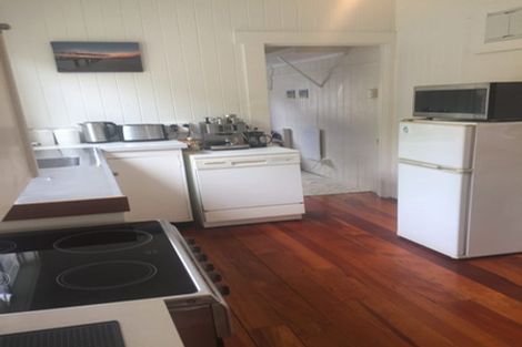 Photo of property in 27 Bournemouth Terrace, Murrays Bay, Auckland, 0630