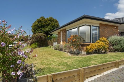 Photo of property in 14 Meadowviews Drive, Welcome Bay, Tauranga, 3112