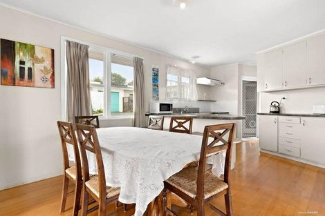 Photo of property in 18 Renwick Street, Papakura, 2110
