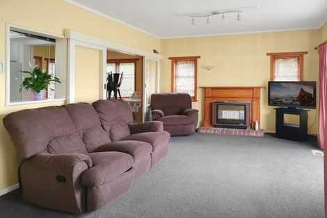 Photo of property in 16 Oxford Street, Fairfield, Hamilton, 3214