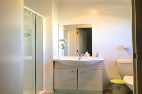 Photo of property in 4 Baltic Place, Goodwood Heights, Auckland, 2105