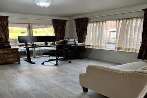 Photo of property in 9 Bickleigh Grove, New Lynn, Auckland, 0600