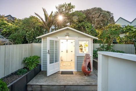 Photo of property in 84 The Esplanade, Houghton Bay, Wellington, 6023