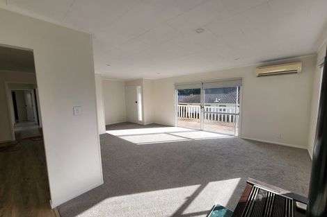 Photo of property in 82 Lynn Road, Bayview, Auckland, 0629