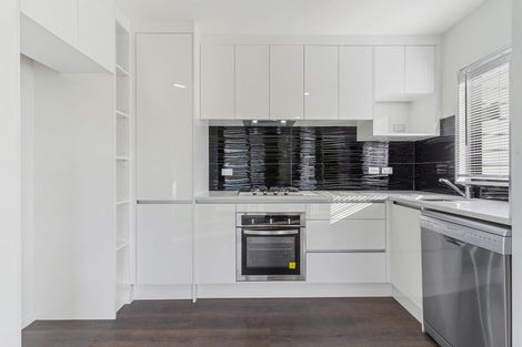 Photo of property in 2a Melleray Place, Randwick Park, Auckland, 2105