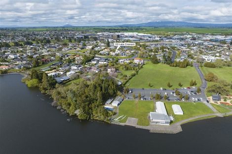 Photo of property in 135 Lake Crescent, Hamilton Lake, Hamilton, 3204