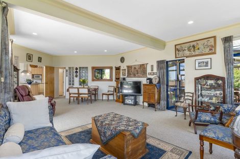 Photo of property in 40 Mccahill Views, Botany Downs, Auckland, 2010