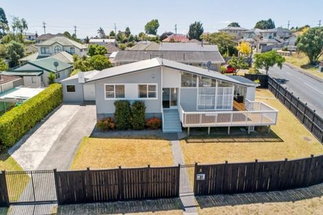 Photo of property in 3 Grimshaw Place, Henderson, Auckland, 0612