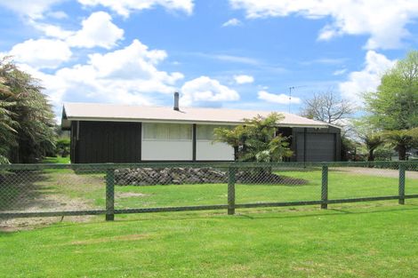 Photo of property in 32 Takinga Street, Mourea, Rotorua, 3074