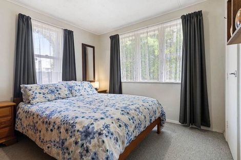 Photo of property in 9 Mavis Place, Beach Haven, Auckland, 0626