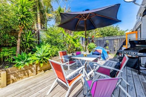 Photo of property in 3/1 Gatman Street, Birkdale, Auckland, 0626