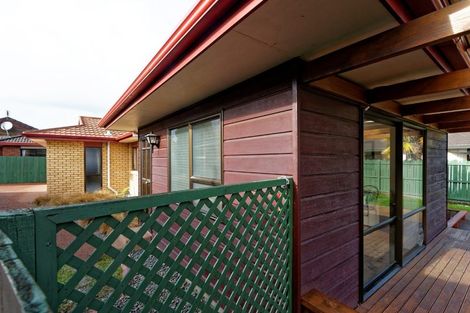 Photo of property in 2/36 Golfland Drive, Golflands, Auckland, 2013