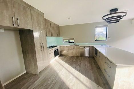 Photo of property in 31 Te Aramanu Crescent, Papakura, 2110