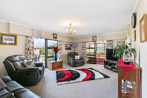 Photo of property in 2/35 Derrimore Heights, Clover Park, Auckland, 2019