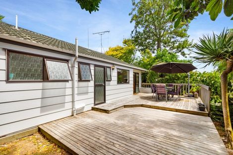 Photo of property in 1/71 Oaktree Avenue, Browns Bay, Auckland, 0630